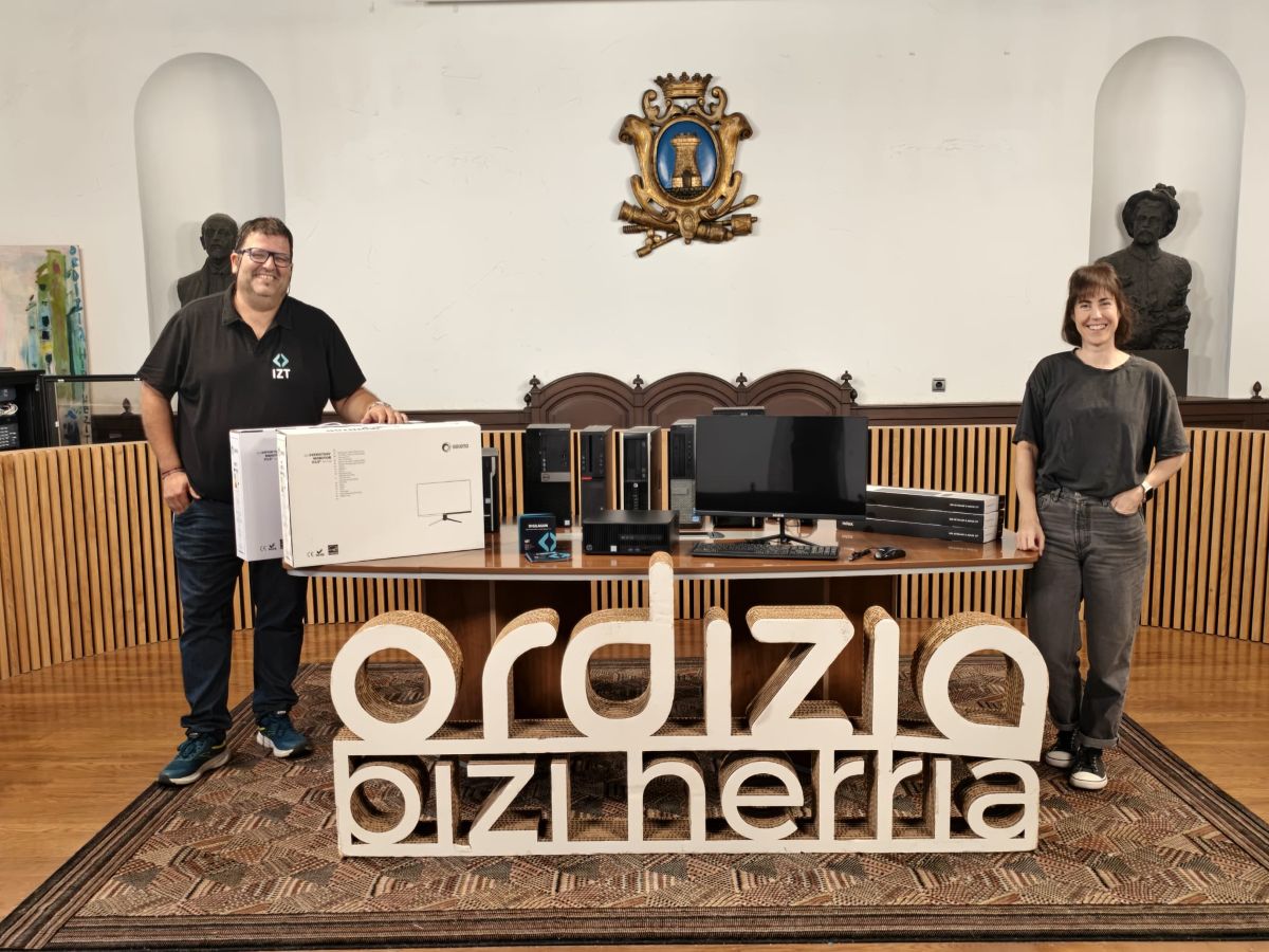 El Ayuntamiento de Ordizia cede 10 ordenadores al proyecto Digilagun para contribuir a reducir la brecha digital