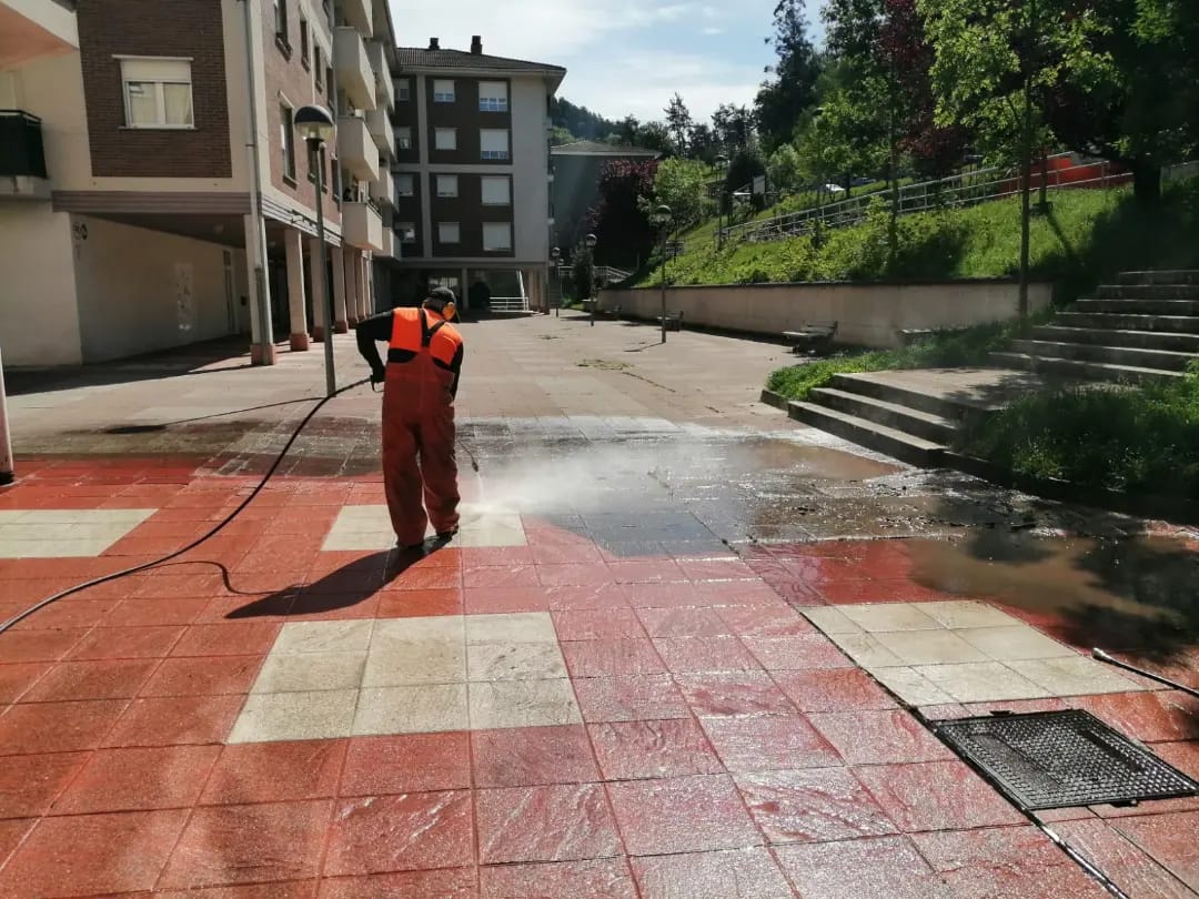 Garbiketa lanak aurrera doaz