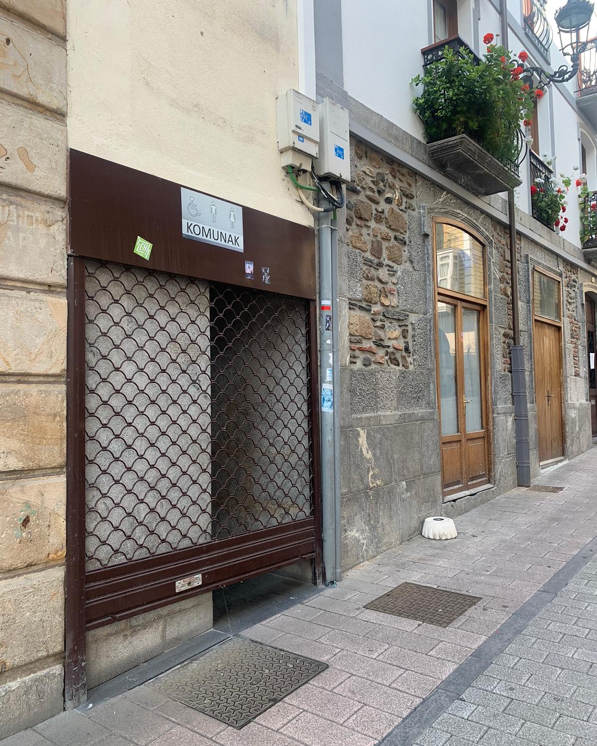 Komun publikoak bihar zabalduko dira