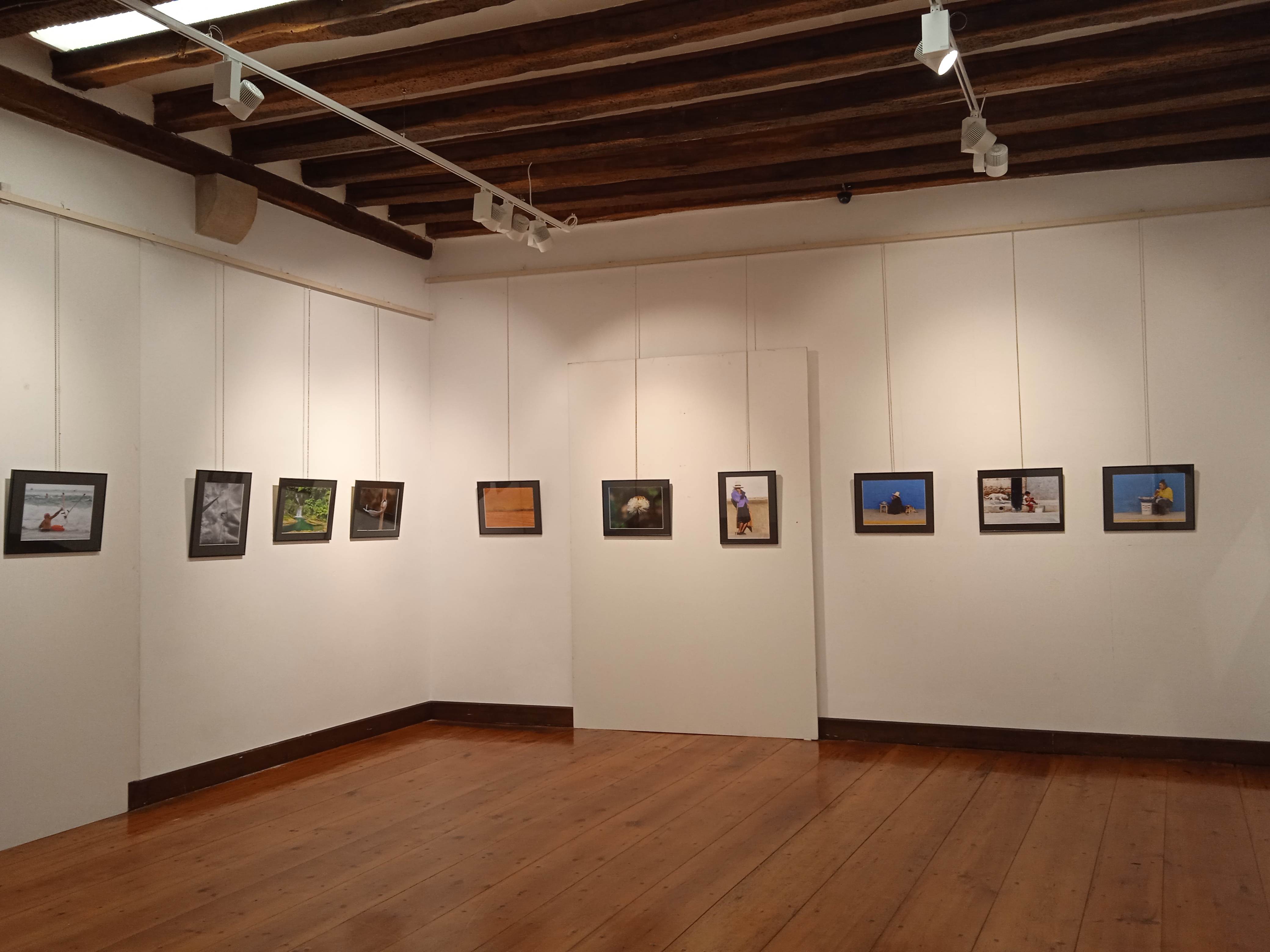 La exposición de fotografías de Ortzadar, abierta